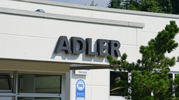 Einfahrt Service-Centrum